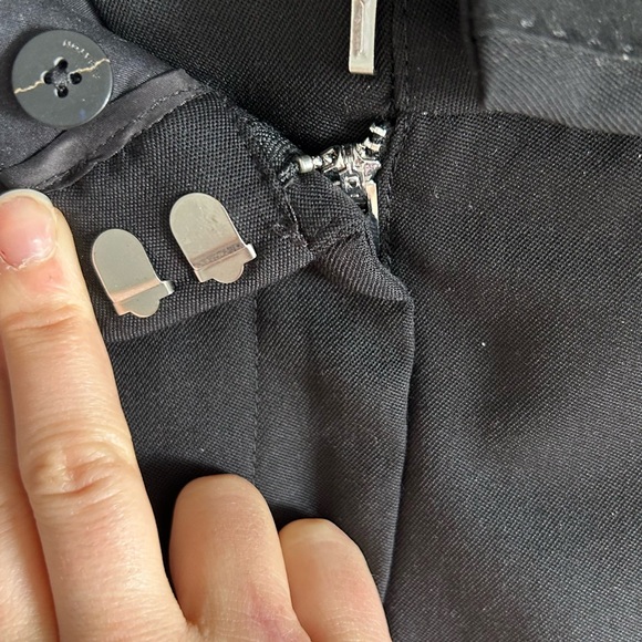 Babaton midi black pencil skirt - Picture 2 of 4